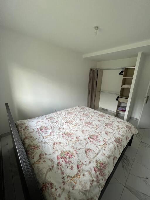 Cabannes Bel Appartement Avec Parking מראה חיצוני תמונה